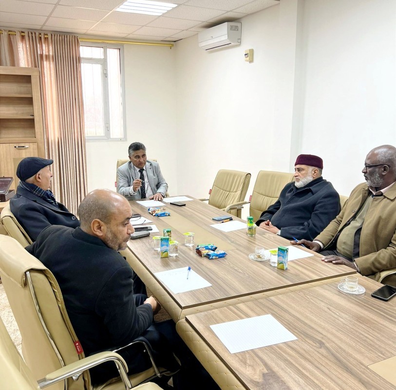 Meeting of the university president with the heads of the centers of Sabratha University.